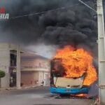 Incêndio destrói ônibus da Novo Horizonte em Ibotirama