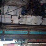 Veículo atinge fiação e causa danos em residência em Carinhanha