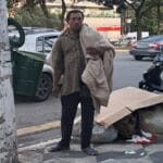 Homem que diz ser de Carinhanha vive em situação de rua em São Paulo e amigos tentam localizar familiares