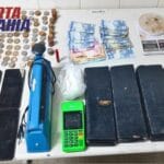 Rondesp encontra e apreende drogas e materiais do tráfico em bar da cidade de Carinhanha